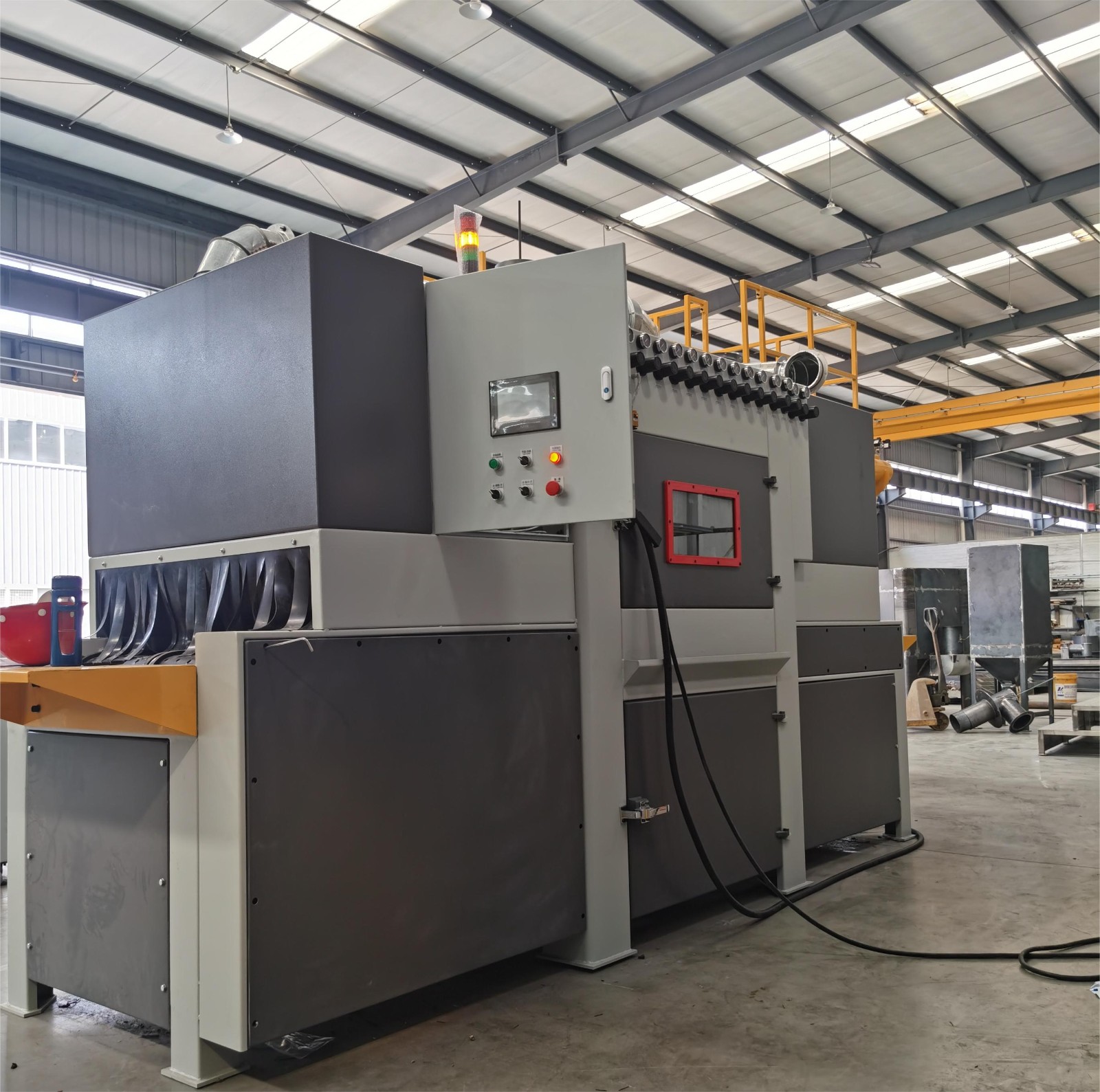 1738887517521807.jpg 自動液體噴砂機.jpg